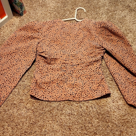 3/$20 ASTR patterned Blouse size XS - Picture 2 of 3